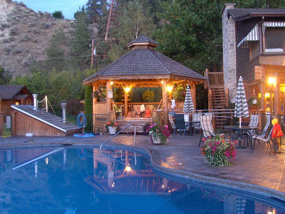 Sandy Beach Lodge & Resort Naramata Exterior photo